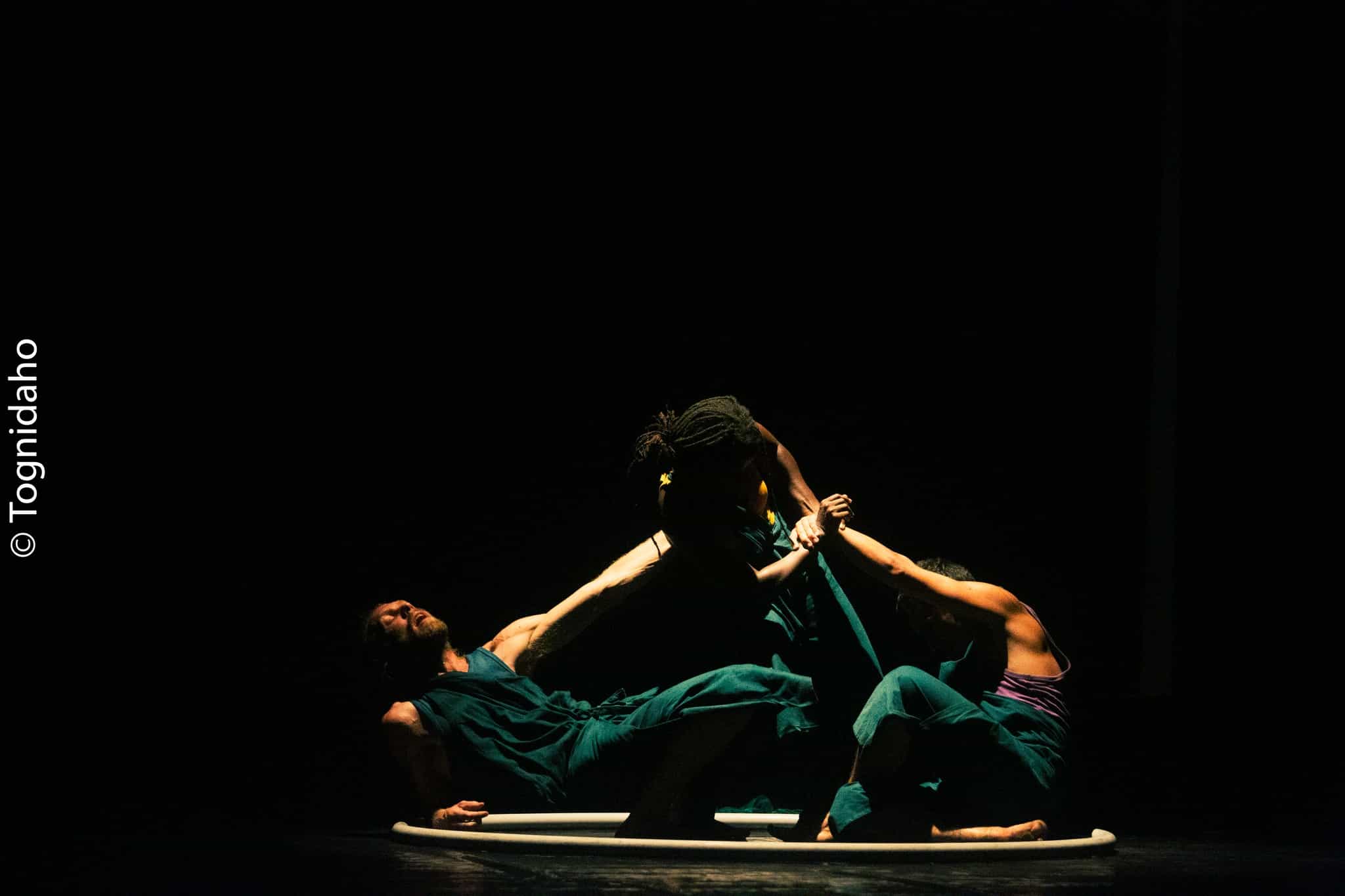 “Grâce à l’autre” : Quand la danse et le cirque magnifient la solidarité